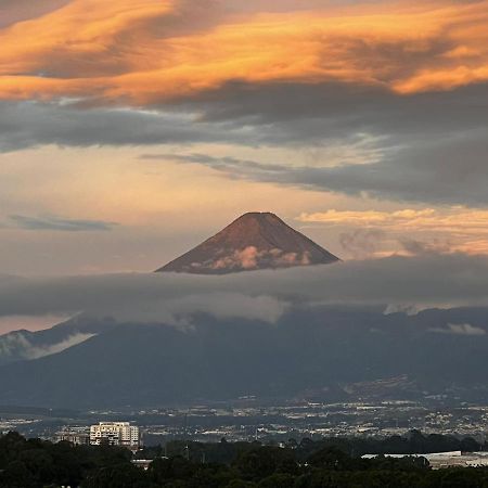 Apartamento Amazing Aircrafts Views In Front Of Airport Guatemala Exterior foto