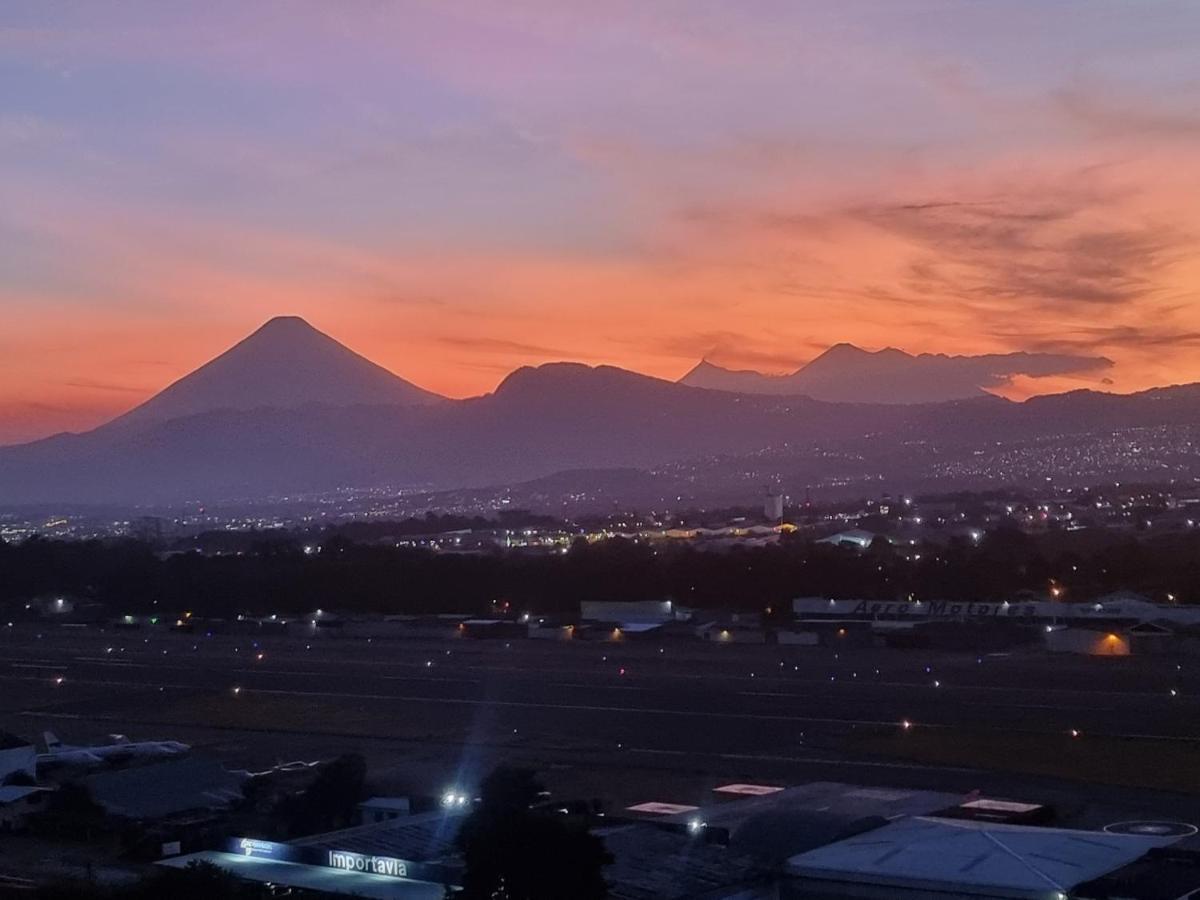 Apartamento Amazing Aircrafts Views In Front Of Airport Guatemala Exterior foto
